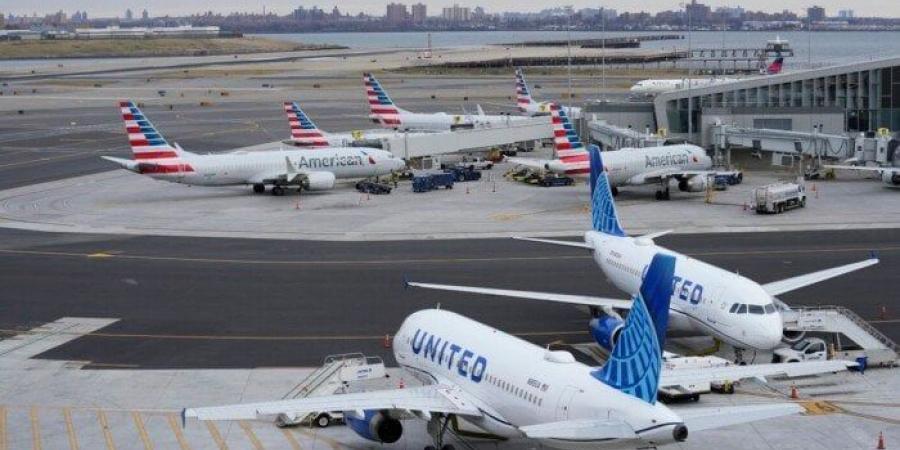 بالبلدي : إغلاق
      الحكومة
      الأمريكية
      يوقف
      آلاف
      الرحلات
      ويهدد
      قطاع
      الطيران
      والاقتصاد
      بالبلاد