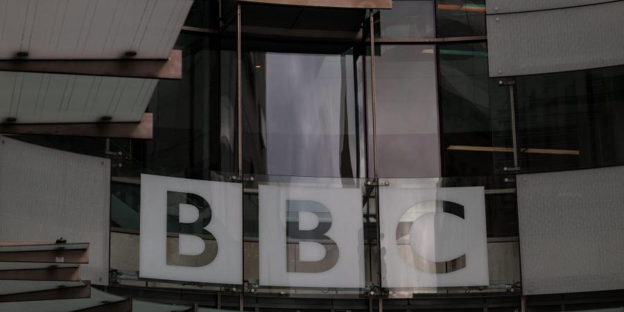 بالبلدي: لماذا يهدد ترامب بمقاضاة BBC بمليار دولار؟.. وهل تستطيع دفع المبلغ؟