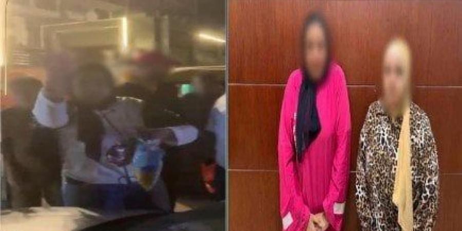 بالبلدي: ضبط
      سيدتين
      بتهمة
      الاعتداء
      بالسب
      على
      أخرى
      وتكسير
      زجاج
      سيارتها
      بالقاهرة