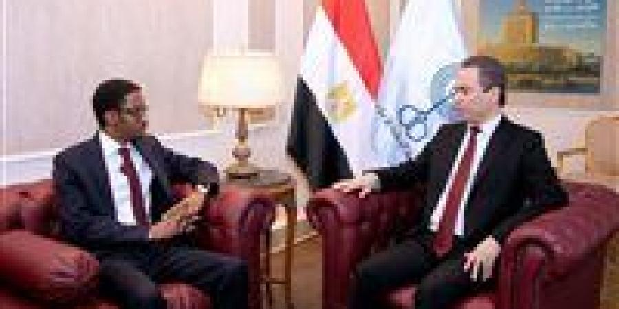 بالبلدي: «المسلماني»:
      «تشاد»
      طلبت
      عرض
      برامج
      الإمام
      الأكبر
      و«الأزهري»
      ومسلسل
      ليالي
      الحلمية
      على
      «تليفزيونها»
      الوطني