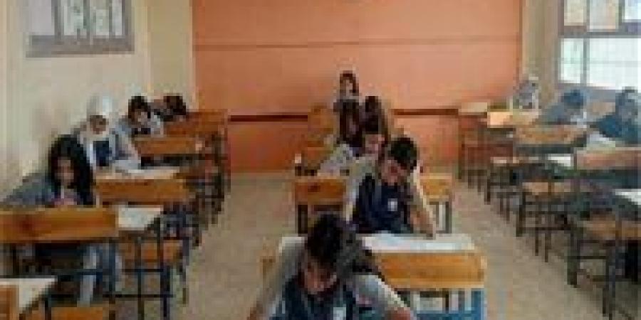 بالبلدي : موعد
      امتحانات
      الفصل
      الدراسى
      الأول
      للصف
      الثالث
      الإعدادي
      2026