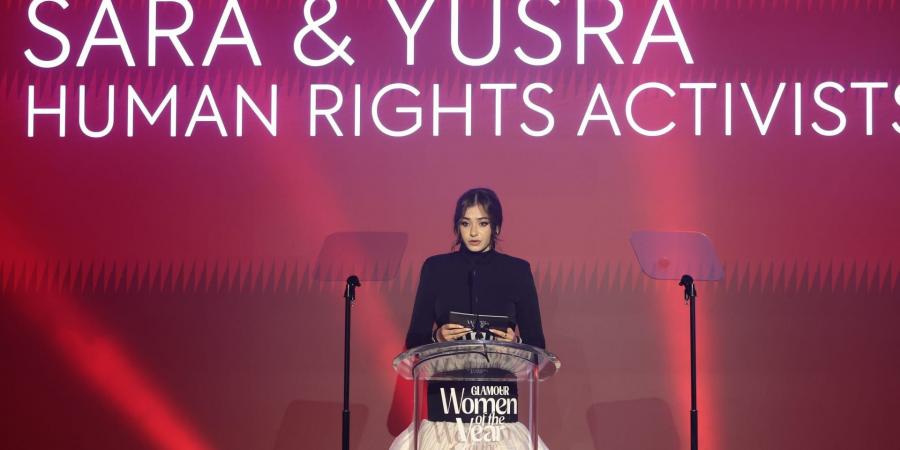 belbalady السبّاحة السورية يسرى مارديني تلفت الأنظار بفستان أنيق في برلين