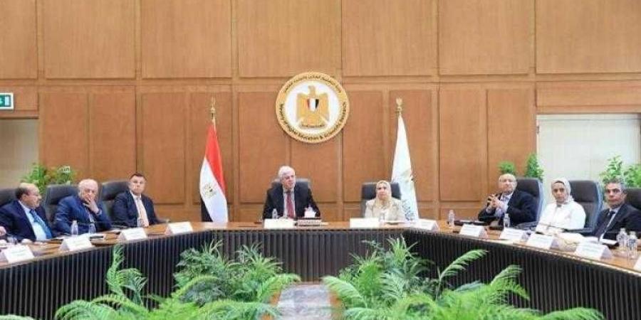 بالبلدي : وزير
      التعليم
      العالي
      يترأس
      اجتماع
      تنسيقي
      لأفرع
      الجامعات
      الأجنبية
      في
      مصر