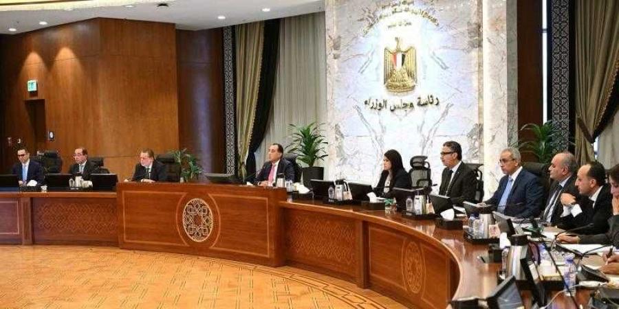 بالبلدي : رئيس
      الوزراء
      يترأس
      اجتماع
      المجموعة
      الوزارية
      الاقتصادية