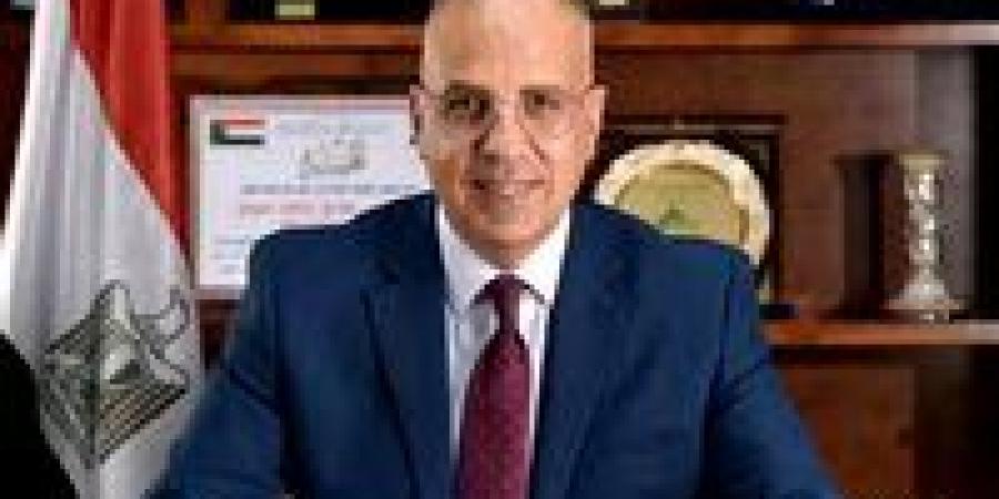 بالبلدي: الدكتور
      سويلم
      يتابع
      مشروع
      تطوير
      الري
      والصرف
      بواحة
      سيوة