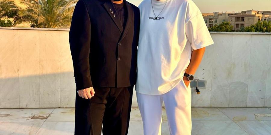 بالبلدي: أحمد
      كامل
      يطرح
      ميني
      ألبوم
      جديد
      بتوقيع
      الشاعر
      مصطفى
      ناصر
      بالكامل