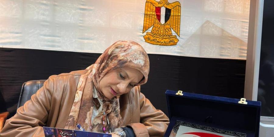 بالبلدي: أمسية
      أدبية
      بالمركز
      الثقافي
      المصري
      بإسطنبول
      احتفاء
      بكتاب
      "حكايات
      إسطنبولي"