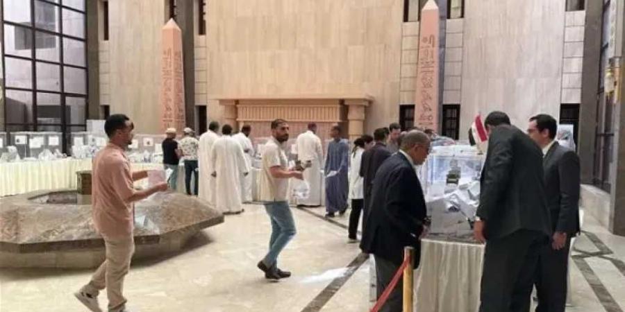 سفير
      مصر
      لدى
      سلطنة
      عمان:
      نشيد
      بحرص
      الجالية
      المصرية
      على
      المشاركة
      بالاستحقاقات
      الانتخابية