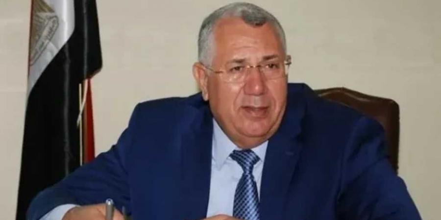 امين
      عام
      حزب
      الجبهة
      الوطنية
      :
      لست
      مسؤولًا
      عن
      أي
      مخالفات
      تُرتكب
      خارج
      إطار
      حملتي
      الإنتخابية