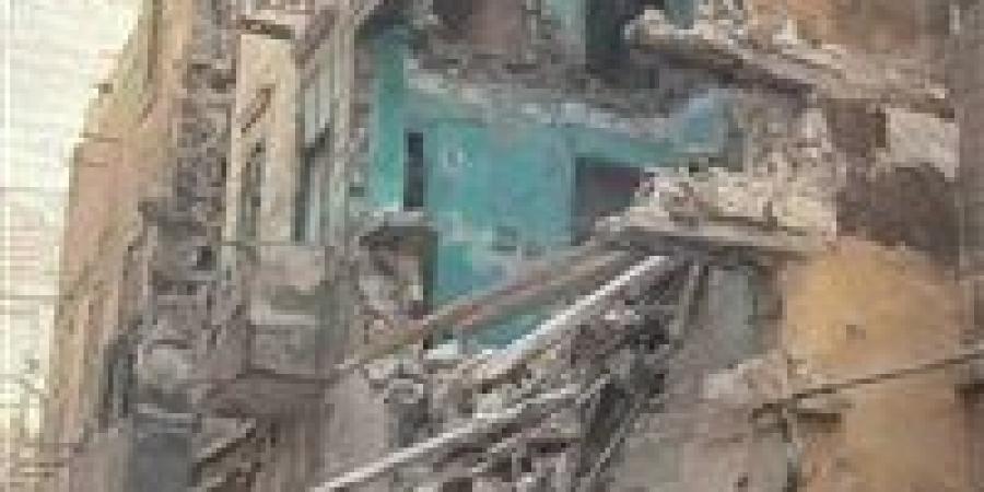 بالبلدي: التحقيقات
      تباشر
      معاينة
      عقار
      اللبان
      المنهار
      بالإسكندرية
      وتستمع
      لشهود
      العيان