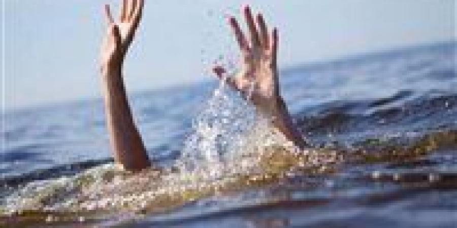 بالبلدي : مصرع
      شاب
      غرقا
      في
      مياه
      النيل
      بقرية
      ميت
      العطار
      ببنها