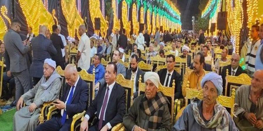 بالبلدي : احتفالًا
      بفوزه
      بعضوية
      البرلمان..
      انطلاق
      المؤتمر
      الجماهيري
      الحاشد
      للنائب
      مصطفى
      بكري
      بمسقط
      رأسه
      في
      المعنى
      بقنا