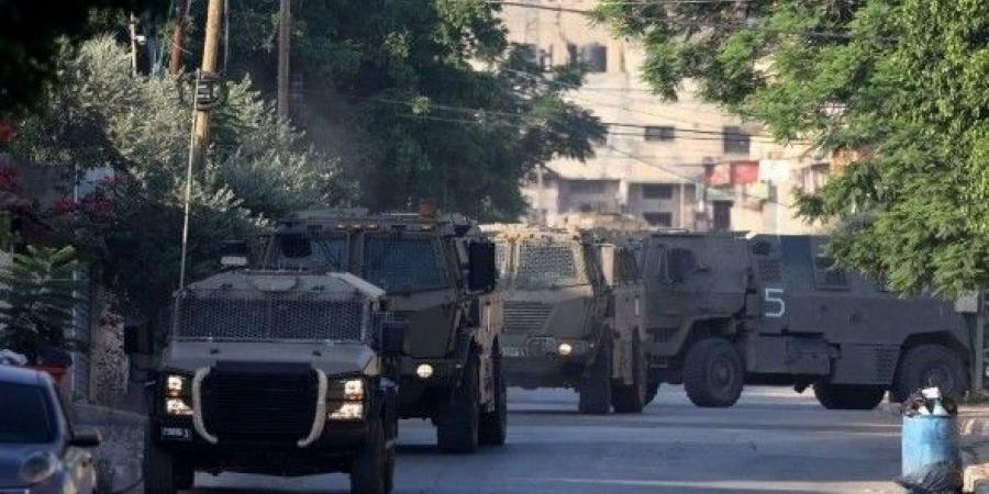 بالبلدي: هيومن
      رايتس
      ووتش
      تتهم
      إسرائيل
      بارتكاب
      جرائم
      حرب
      بعد
      إبعاد
      آلاف
      الفلسطينيين
      من
      مخيمات
      الضفة