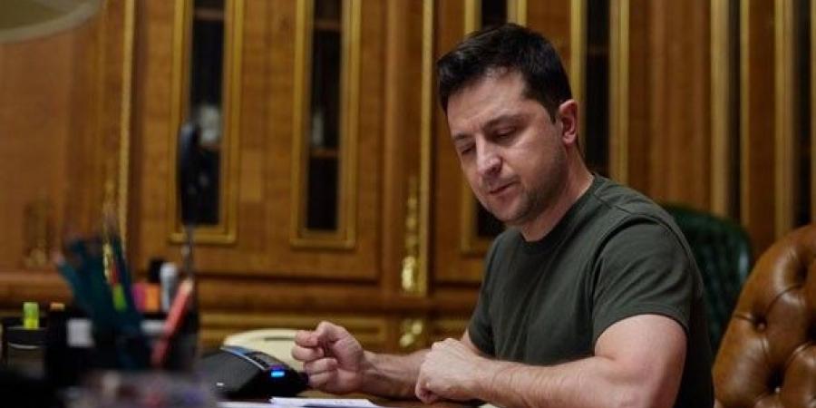 بالبلدي: زيلينسكي
      يحذر
      من
      احتمال
      خسارة
      الدعم
      الأمريكي
      بسبب
      خطة
      واشنطن
      للسلام