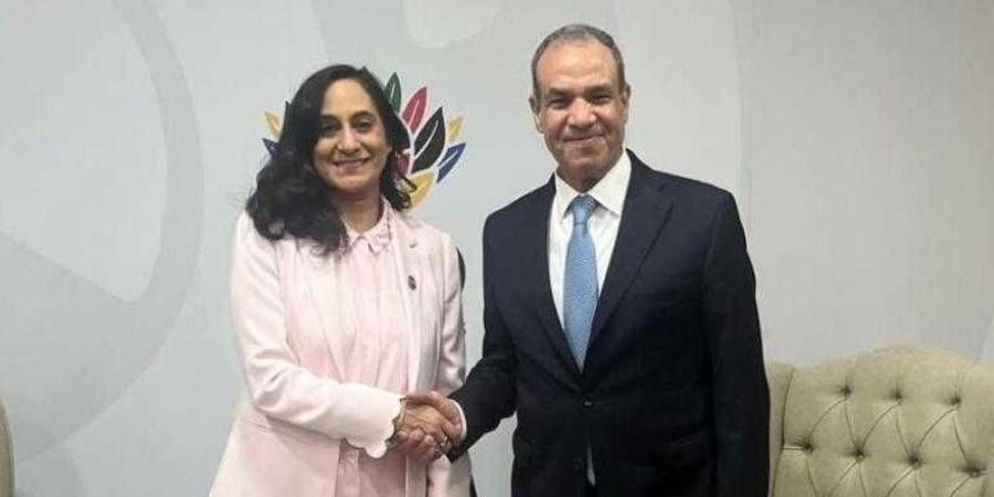 بالبلدي : وزير
      الخارجية
      يلتقي
      وزيرة
      خارجية
      كندا
      على
      هامش
      قمة
      مجموعة
      العشرين
      بجوهانسبرج