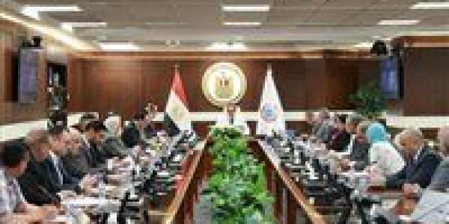 بالبلدي: وزير
      الصحة
      يتابع
      تجهيزات
      التشغيل
      التجريبي
      لمنظومة
      التأمين
      الصحي
      الجديد
      بالمنيا