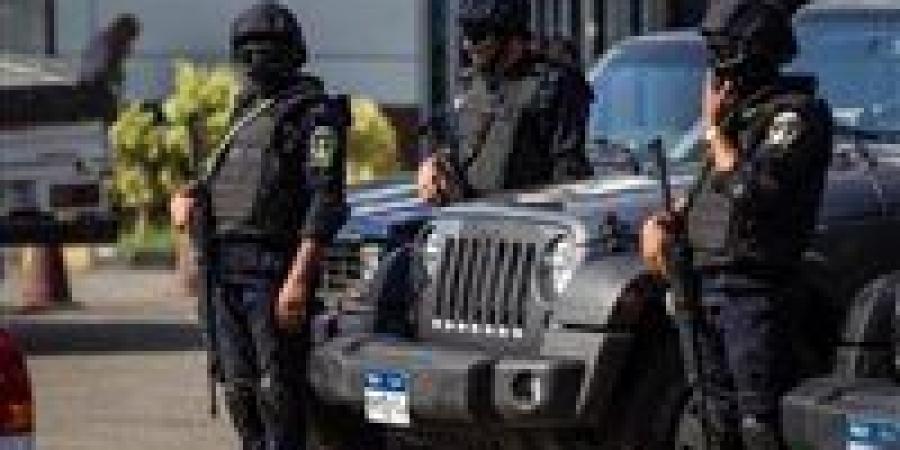 بالبلدي : ضبط
      المتهم
      بإنهاء
      حياة
      طالب
      حقوق
      بورسعيد
      قبل
      ساعات
      من
      امتحانه