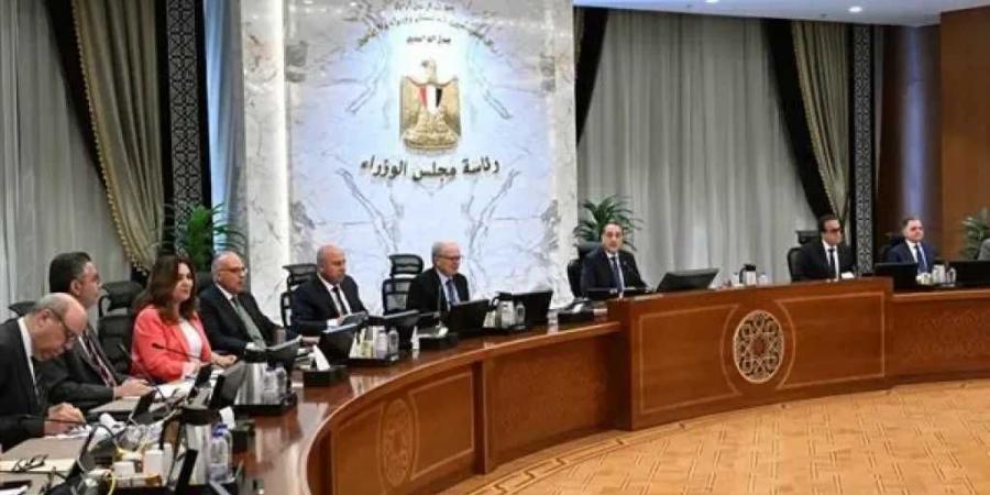 الحكومة
      توافق
      على
      مشروع
      قرار
      بشأن
      ترقية
      الموظفين
      المخاطبين
      بأحكام
      قانون
      الخدمة
      المدنية