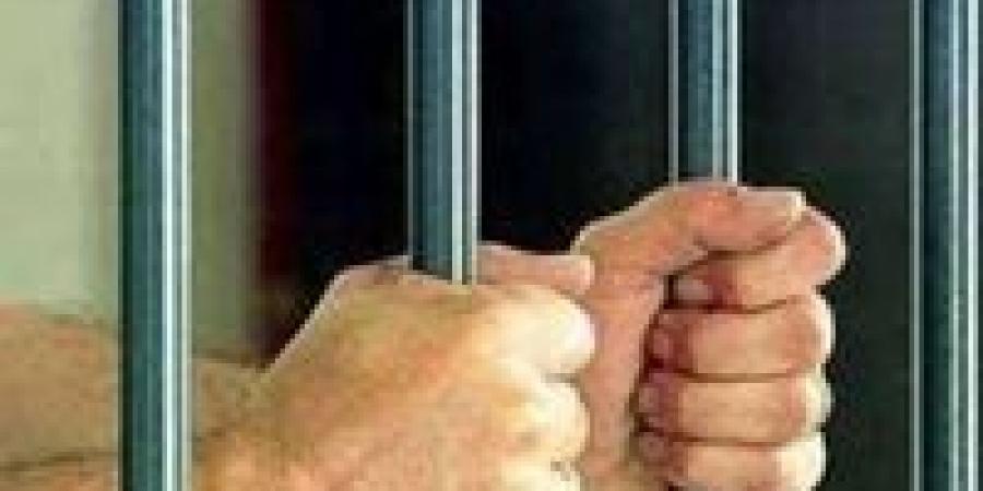 بالبلدي : المشدد
      10
      سنوات
      لمدرس
      كونسرفتوار
      بتهمة
      هتك
      عرض
      صغيرة
      في
      درس
      خاص
