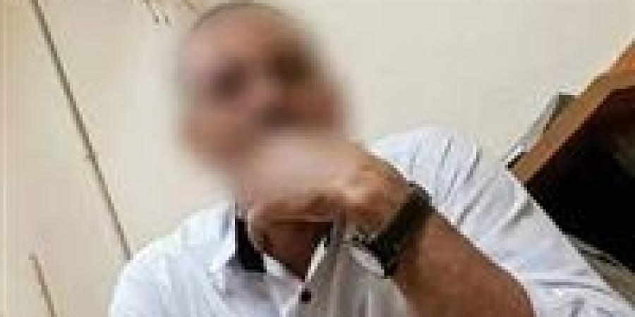 بالبلدي: بدء
      التحقيق
      مع
      مدير
      التعليم
      الإعدادي
      بالقليوبية
      فى
      واقعة
      فيديو
      التحرش