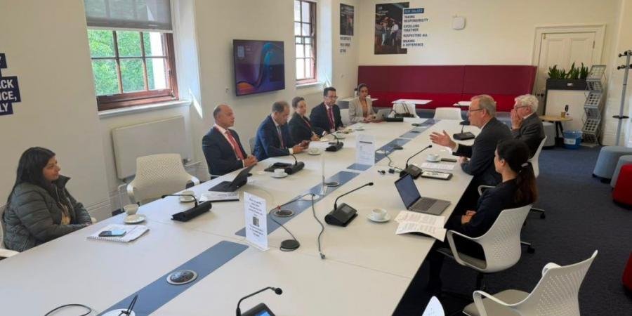 بالبلدي : وزير
      المالية
      في
      لقائه
      مع
      وفد
      من
      وكالة
      تمويل
      الصادرات
      البريطانية
      «UKEF»
      بلندن: تنمية
      الصادرات
      السلعية
      والخدمية
      تتصدر
      أولويات
      السياسات
      المالية
      في
      مصر 