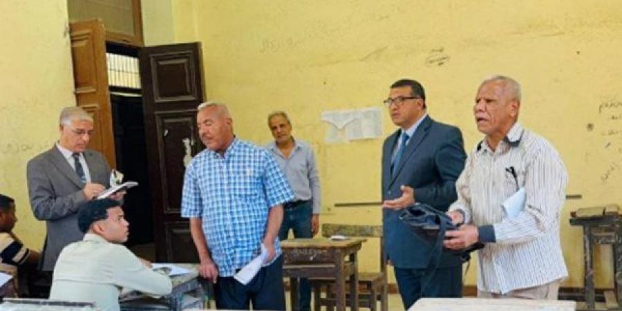 بالبلدي: محافظ
      قنا
      يحيل
      5
      مسؤولين
      بلجنة
      الدبلومات
      الفنية
      للتحقيق
      بعد
      ضبط
      مخالفات
      داخل
      الامتحانات
