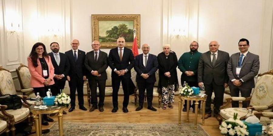 بالبلدي: وزير
      التربية
      والتعليم
      يبحث
      تطوير
      التعليم
      الفني
      بشراكة
      ألمانية
      جديدة