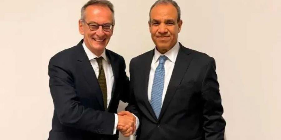 وزير
      الخارجية
      يبحث
      مع
      البنك
      الأوروبي
      لإعادة
      الإعمار
      دعم
      الإصلاح
      الاقتصادي
      والاستثمار
      في
      مصر
