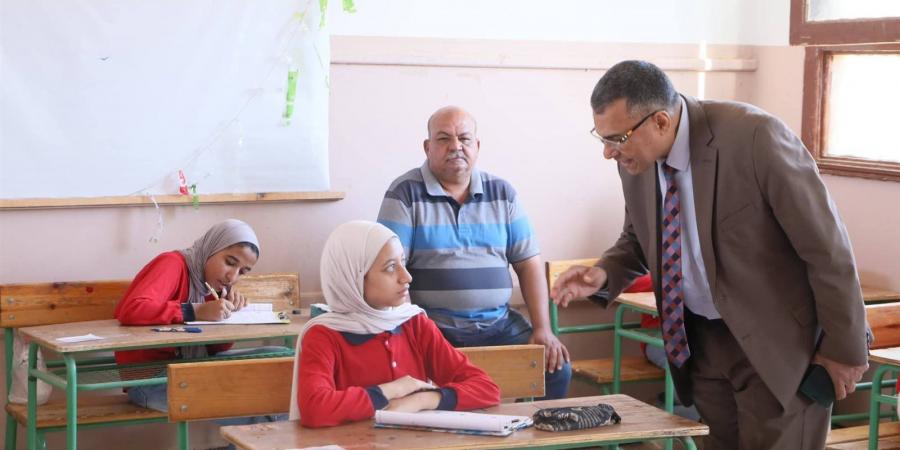 بالبلدي : وكيل
      التعليم
      بالوادي
      الجديد
      يوجه
      طلاب
      الإعدادية
      بتدوين
      الإجابات
      بكل
      دقة