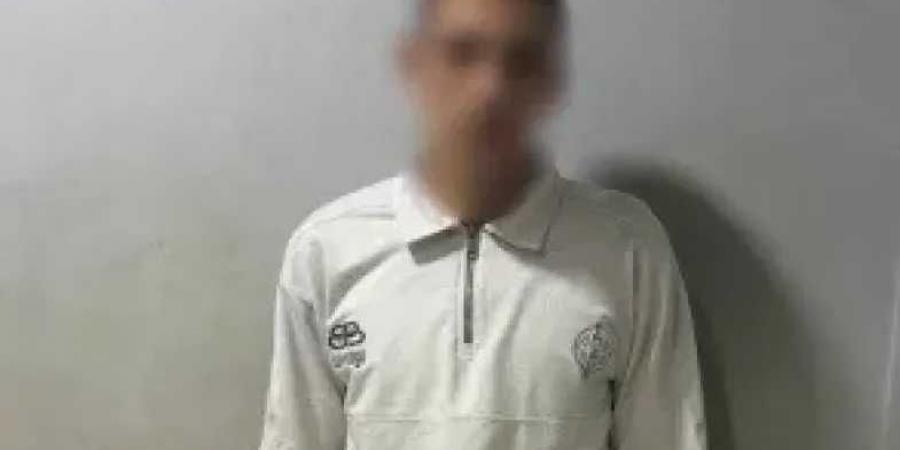 ضبط
      متهم
      بالاستيلاء
      على
      هاتفين
      من
      متعلقات
      فتاة
      بعد
      عودته
      من
      الخارج