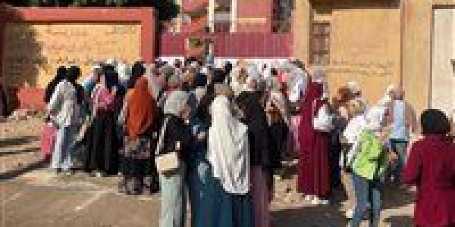 بالبلدي : «أولياء
      أمور
      مصر»
      يرصد
      تباين
      ردود
      الفعل
      حول
      مستوى
      امتحانات
      الإعدادية
      اليوم