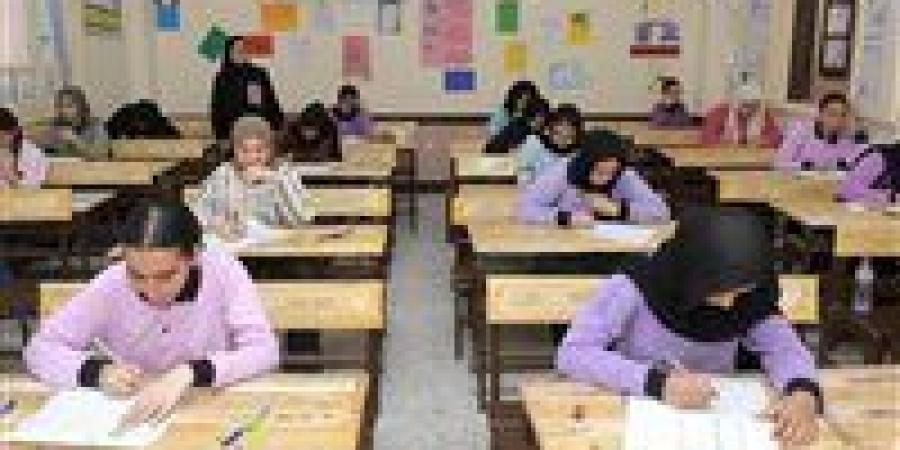 بالبلدي : وكيل
      تعليم
      دمياط
      يتفقد
      امتحانات
      الشهادة
      الإعدادية
      لضمان
      الانضباط
      وسيرها
      بسلاسة