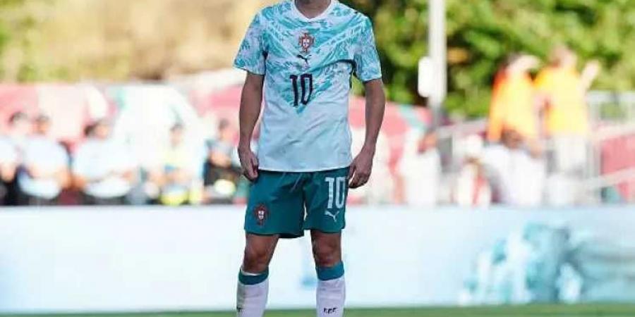 برناردو
      سيلفا
      يحسم
      موقفه
      من
      برشلونة:
      أريد
      الانتقال
      إلى
      نادٍ
      يحتاجني