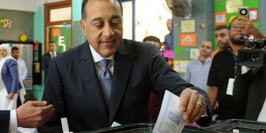 بالبلدي: مقترح
      بتشكيل
      لجنة
      لصياغة
      «قانون
      الأسرة
      المصرية»...
      هل
      يُهدئ
      الجدل
      بشأنه؟