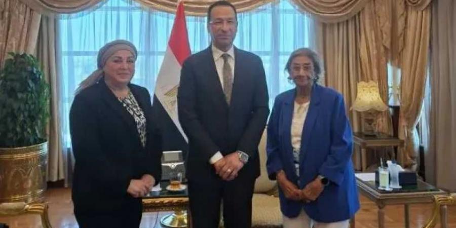 الاتصالات
      تُفعّل
      بروتوكول
      التعاون
      مع
      أكاديمية
      الفنون
      لدعم
      التحول
      الرقمي
      وتطوير
      التعليم
      السينمائي