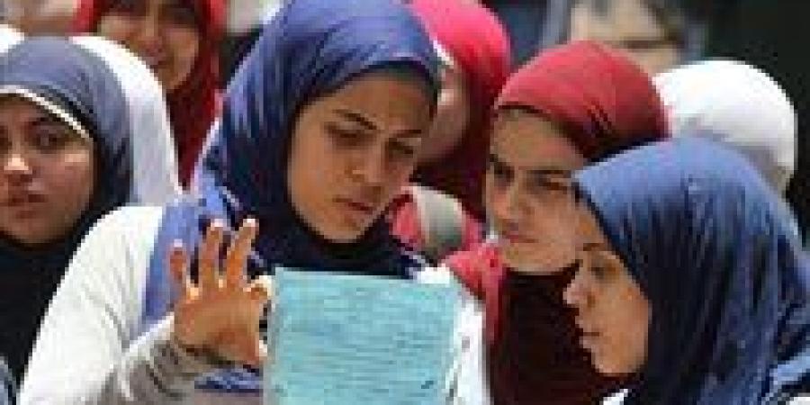 بالبلدي : تداول
      ورقة
      امتحانية
      لمادة
      الإنجليزى
      للإعدادية
      بالقليوبية..
      والتعليم
      تنفى