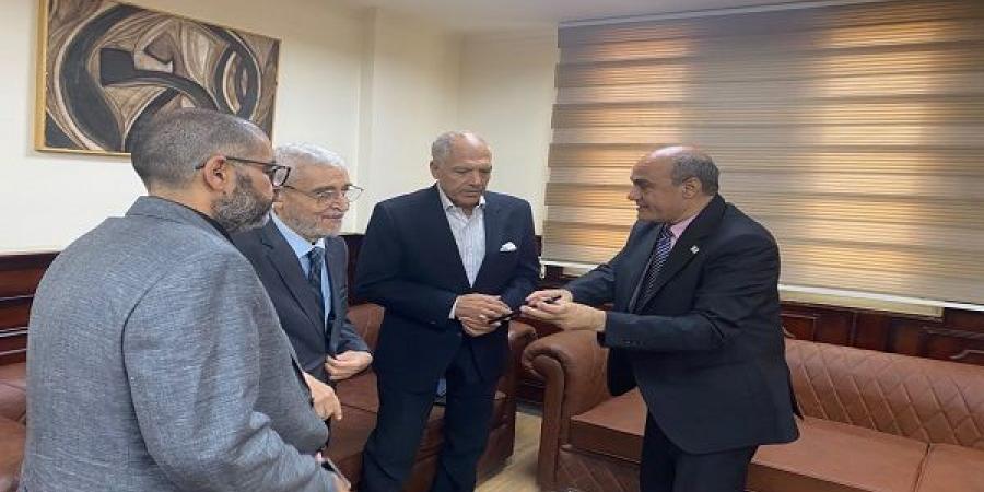 بالبلدي: رئيس
      جامعة
      القاهرة
      التكنولوجية
      يطلق
      شراكة
      دولية
      جديدة
      لتمكين
      الخريجين
      المصريين
      بأسواق
      العمل
      الأسترالية