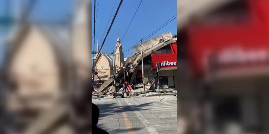 بالبلدي: لحظة انهيار مطعم بشكل جزئي بعد زلزال بقوة 7.8 درجة في الفلبين