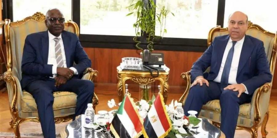 وزير
      الطيران
      يبحث
      مع
      وزير
      النقل
      السوداني
      تعزيز
      التعاون
      المشترك
      بين
      البلدين