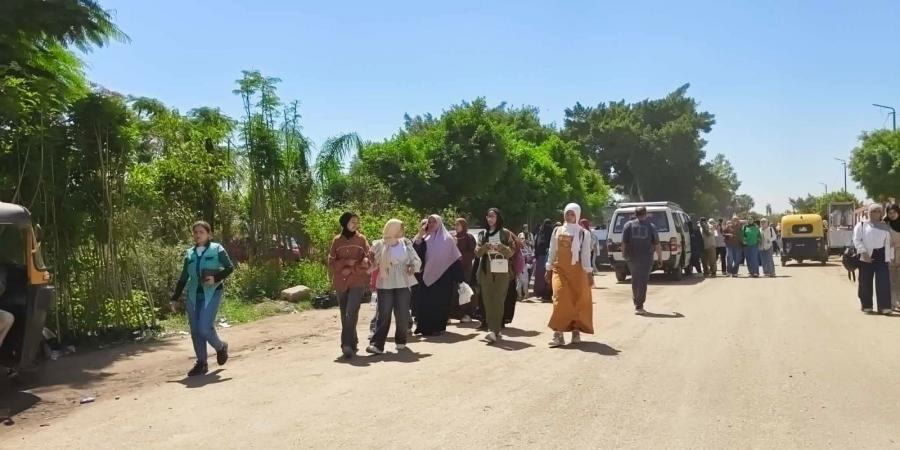 بالبلدي : فرحة
      بين
      طلاب
      الإعدادية
      لسهولة
      امتحان
      الدراسات
      بالإسكندرية