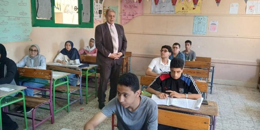 بالبلدي : مدير
      تعليم
      المنوفية
      يواصل
      جولاته
      الميدانية
      لمتابعة
      انتظام
      امتحانات
      الشهادة
      الإعدادية