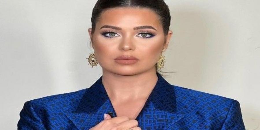 بالبلدي: عمرو
      الليثي
      يكرّم
      يسرا
      اللوزي
      ويمنحها
      درع
      التميز
      عن
      "كان
      ياما
      كان"