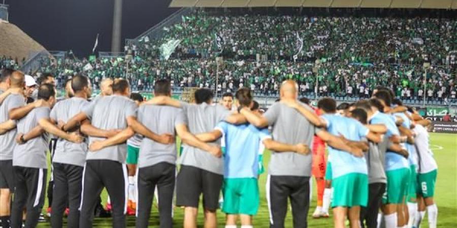 بالبلدي : ليلة
      سعيدة
      في
      بورسعيد..
      المصري
      يتوّج
      بكأس
      الرابطة
      ويكسر
      صيام
      28
      عامًا