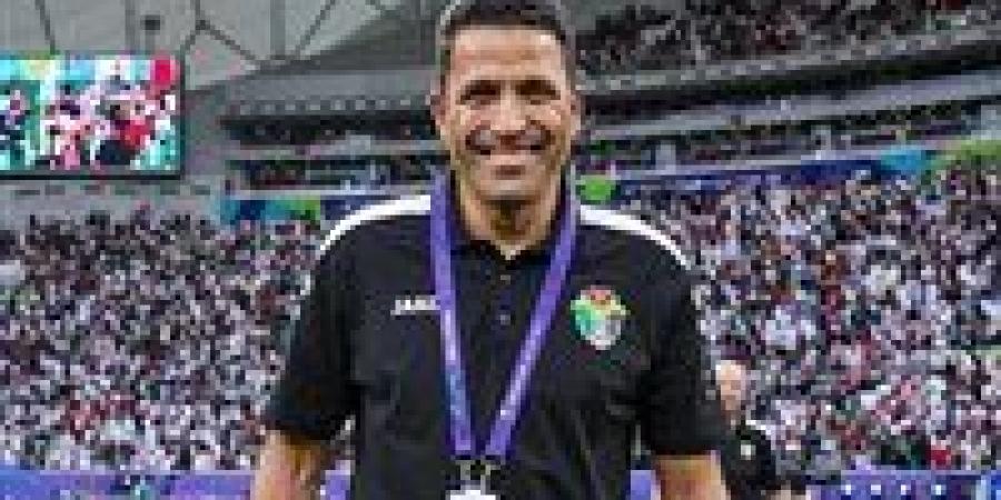 بالبلدي: الأهلي
      ينهي
      اتفاقه
      مع
      حسين
      عموتة..
      والراتب
      230
      ألف
      دولار
      شهريًا