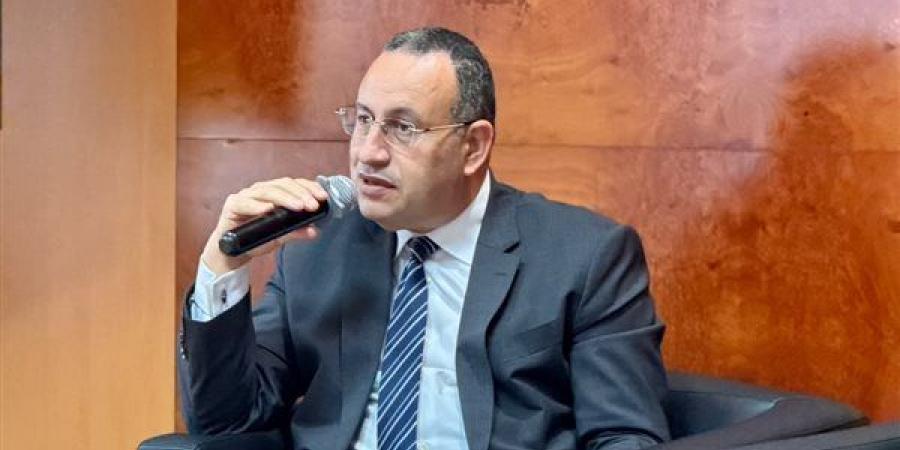بالبلدي: خطة
      حكومية
      طموحة
      لربط
      الجامعات
      بسوق
      العمل
      العالمي
      وسد
      فجوة
      الذكاء
      الاصطناعي