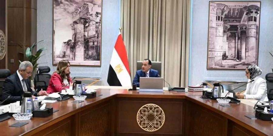 رئيس
      الوزراء
      يتابع
      موقف
      تنفيذ
      المشروعات
      الخدمية
      والتنموية
      بمحافظة
      الوادي
      الجديد