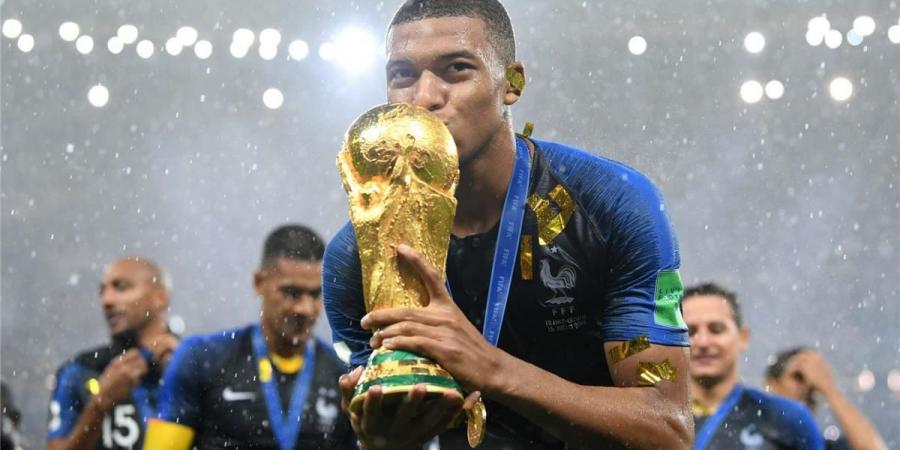 بالبلدي : مبابي
      يجهز
      لتحطيم
      4
      أرقام
      قياسية
      في
      كأس
      العالم
      2026