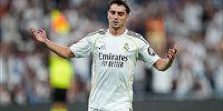 بالبلدي: إبراهيم
      دياز
      يقترب
      من
      البقاء
      في
      ريال
      مدريد..
      ومورينيو
      يتمسك
      بخدماته