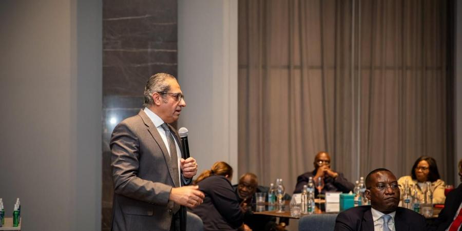 بالبلدي : رئيس
      الكونغو:
      العاصمة
      الجديدة
      نموذج
      أفريقي
      ملهم..
      ونتطلع
      لتكرار
      التجربة
      المصرية
      في
      كينشاسا
