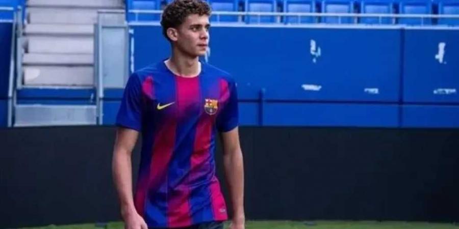 برشلونة
      يضم
      رسميًا
      حمزة
      عبد
      الكريم
      من
      الأهلي
      بعقد
      حتى
      2029